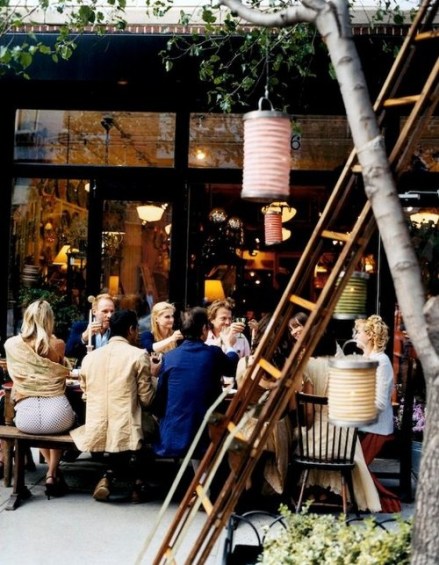 via apaperaeroplane.tumblr.com 